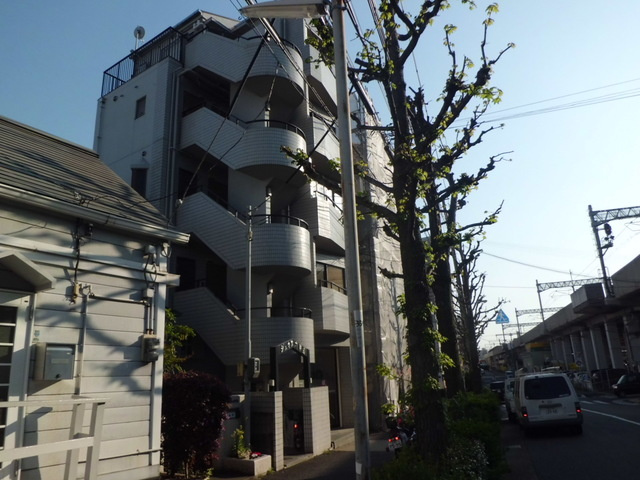 ジュネス六甲道の外観