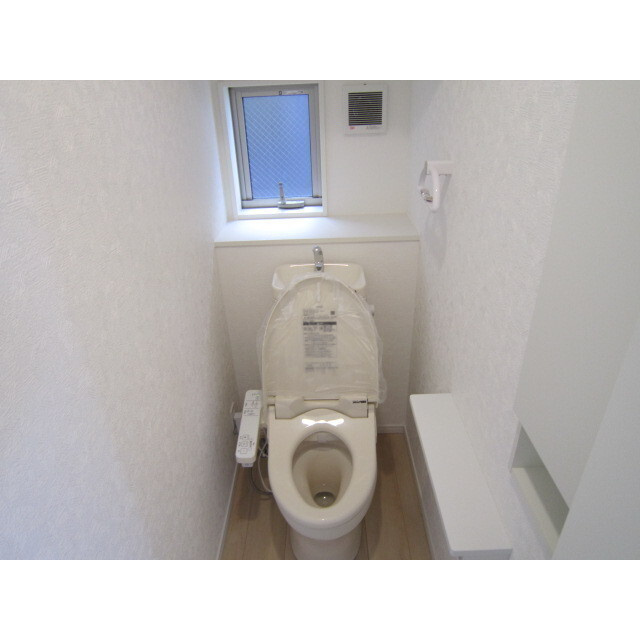 Kolet岩槻宮町＃02のトイレ|ゆったりとした空間のトイレです