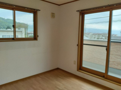 【洋室】 | 岡谷市長地小萩1丁目 中古住宅⑤ | 2階洋室