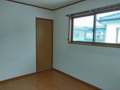 【洋室】 | 岡谷市長地小萩1丁目 中古住宅⑤ | 2階洋室