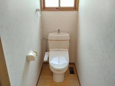 【トイレ】 | 岡谷市長地小萩1丁目 中古住宅⑤ | トイレ