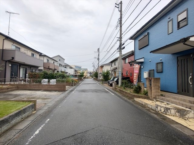 【前面道路含む現地写真】 | 坂戸市にっさい花みず木３丁目 | 都市ガス・本下水