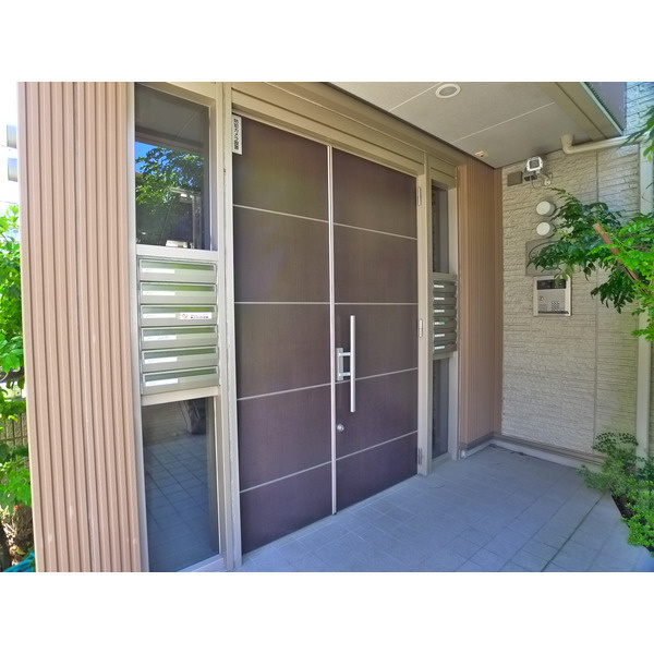 ギルウェル行徳のエントランス