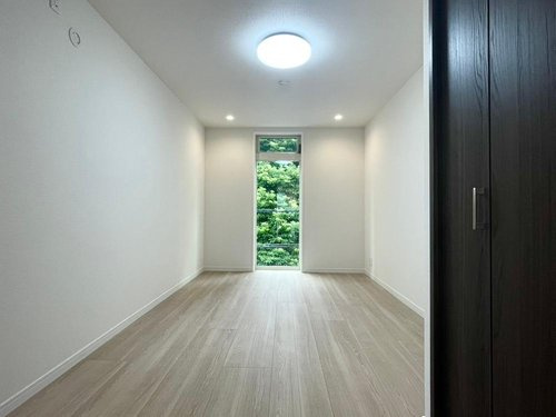 世田谷区深沢　リフォーム済中古戸建の洋室