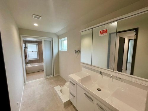 世田谷区深沢　リフォーム済中古戸建の独立洗面台