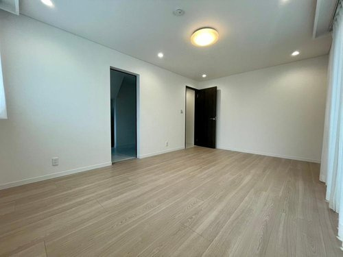 世田谷区深沢　リフォーム済中古戸建の洋室