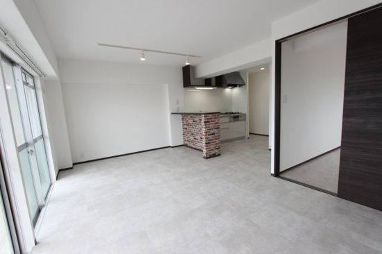 レジデンス光和Ⅱの内装|使いやすい居間です