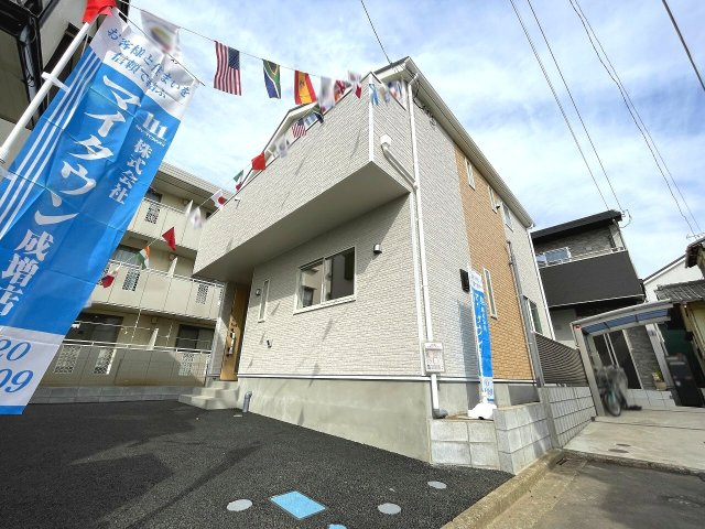 【外観】 | 和光市南1丁目　新築一戸建住宅　限定1棟（成増店） | 南東道路×南西側カースペースにつき陽当り通風良好。
完成済につき即入居可能。