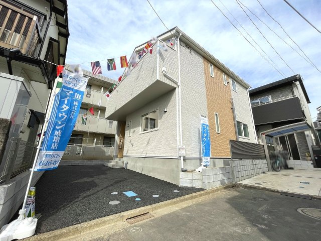 【前面道路含む現地写真】 | 和光市南1丁目　新築一戸建住宅　限定1棟（成増店） | コンビニやスーパー、ドラッグストア等の買い物施設が至近に整った生活便利な住環境