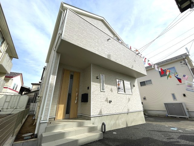 【外観】 | 和光市南1丁目　新築一戸建住宅　限定1棟（成増店） | 駐車場部分はアスファルト施工の為、タイヤ痕が気になりません