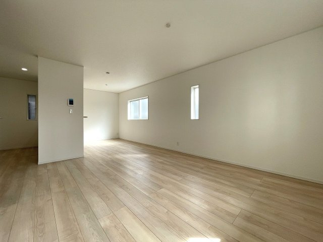 【外観】 | 和光市南1丁目　新築一戸建住宅　限定1棟（成増店） | 家具の配置がしやすい横長のリビング形状