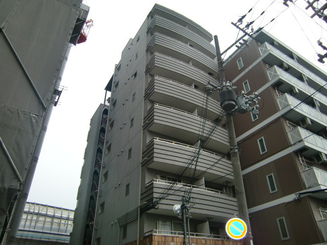 グラーツィア東灘の外観