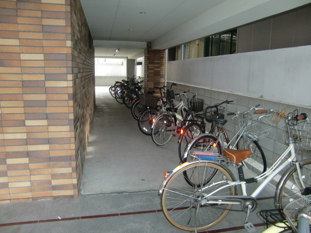 グラーツィア東灘のその他|駐輪場