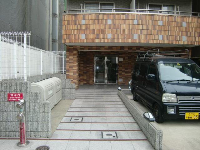 グラーツィア東灘のエントランス