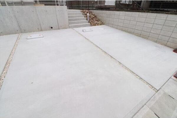 潮見が丘2丁目戸建賃貸の駐車場