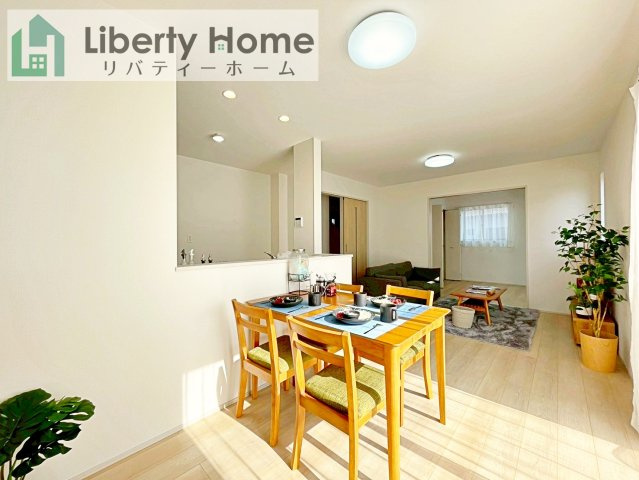 水戸市内原町984番　新築戸建　A号棟の居間・リビング