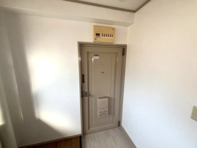 第一坂田ビルの玄関