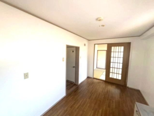 第一坂田ビルの居間・リビング