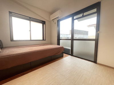 【洋室】 | コミュニティハウス嘉数 | J号室　洋室5.1帖＋WIC付き♪