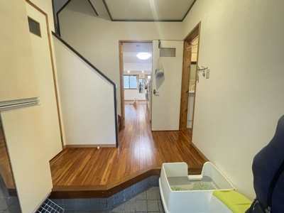 【玄関】 | コミュニティハウス嘉数 | J号室　十分な広さの玄関♪