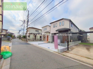 【前面道路含む現地写真】 | WIC　ファミリークローク　船橋市新高根3　全2棟　B号棟 | 前面道路です♪