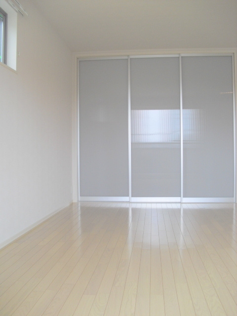 ラ　プラージュの寝室|スライドスクリーンでお部屋は仕切れます