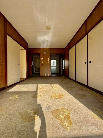 香里三井F住宅83号棟の居間・リビング|当社ではリフォームのご提案、見積もりも無料にて承っております。
是非一度ご相談ください。