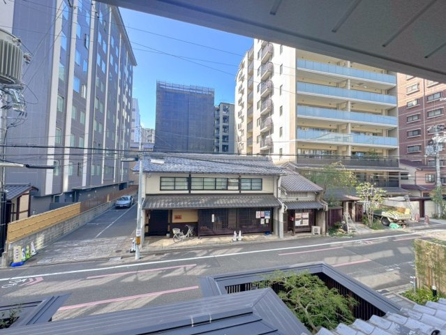 京都市営烏丸線「烏丸御池」駅徒歩５分◆リフォーム済み角住戸３ＬＤＫ◆ペット可◆パークホームズ烏丸御池のバルコニー|バルコニーからの眺望