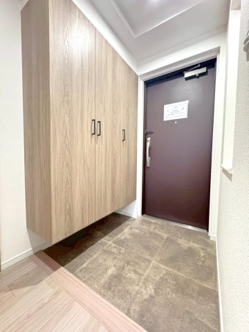 京都市営烏丸線「烏丸御池」駅徒歩５分◆リフォーム済み角住戸３ＬＤＫ◆ペット可◆パークホームズ烏丸御池の玄関|玄関