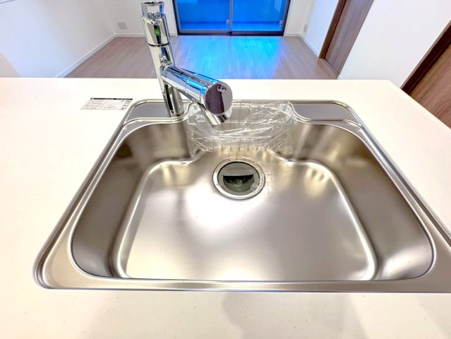京都市営烏丸線「烏丸御池」駅徒歩５分◆リフォーム済み角住戸３ＬＤＫ◆ペット可◆パークホームズ烏丸御池のキッチン|シンク