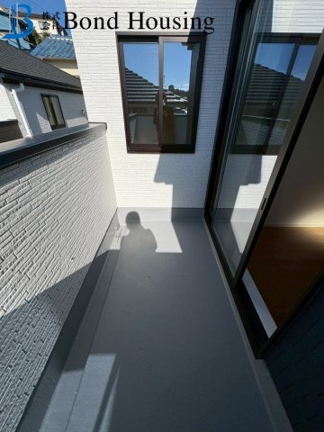 「ペニンシュラキッチン採用」朝霧山手町　全2棟　1号棟のバルコニー