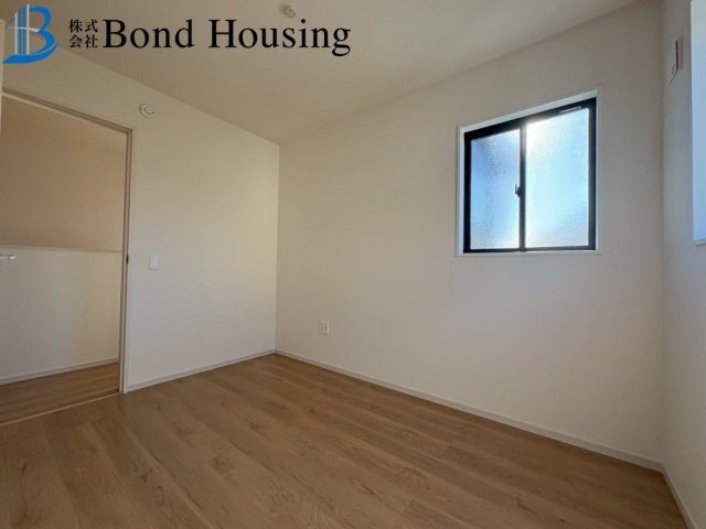 「ペニンシュラキッチン採用」朝霧山手町　全2棟　1号棟の洋室