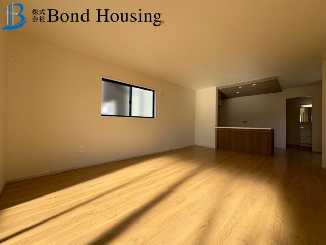 「ペニンシュラキッチン採用」朝霧山手町　全2棟　1号棟の洋室