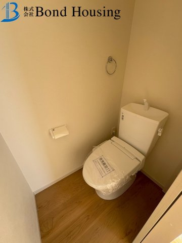 「ペニンシュラキッチン採用」朝霧山手町　全2棟　1号棟のトイレ