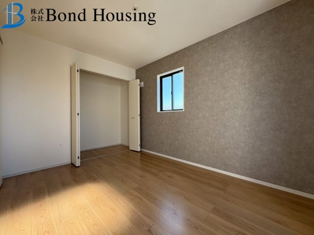 「ペニンシュラキッチン採用」朝霧山手町　全2棟　1号棟の洋室