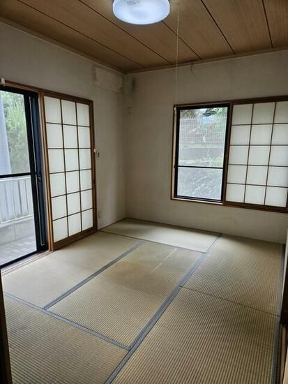 世田谷区喜多見6丁目　中古戸建の和室|しっとりと落ち着いた雰囲気の和室です。

ご内見希望・資料請求などお気軽にお問い合わせ下さい！
03-5990-5201