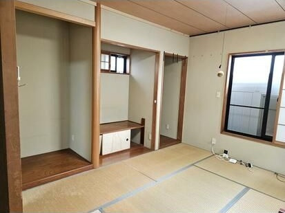 世田谷区喜多見6丁目　中古戸建の和室|趣味を楽しんだりゲストをもてなすことができる、優雅で落ち着いた雰囲気の和室です。

ご内見希望・資料請求などお気軽にお問い合わせ下さい！
03-5990-5201
