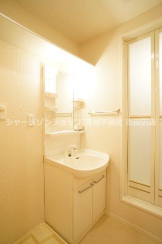 メゾン・シャトンドールの独立洗面台