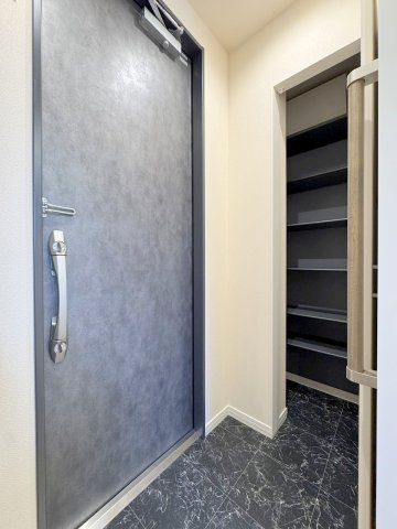 (仮称）東１丁目メゾンの玄関|★シューズクローク★