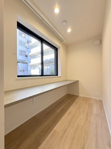 (仮称）東１丁目メゾンの内装|★2.5帖の書庫★