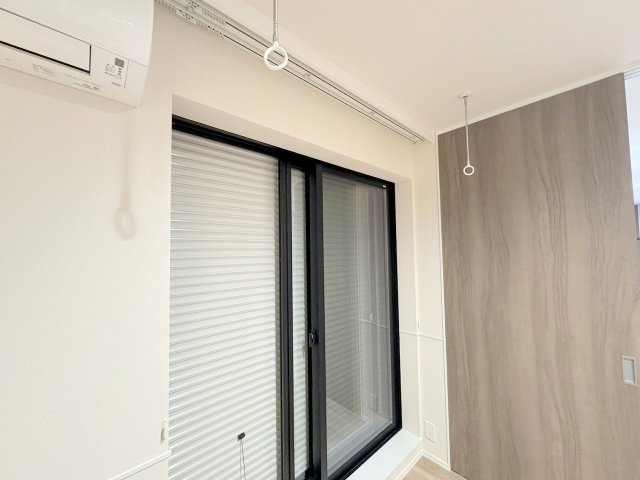 (仮称）東１丁目メゾンの設備|★防犯シャッター　室内物干しフック★