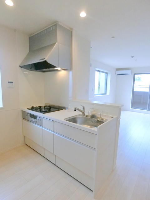 フェリシア桃井のキッチン|★グリル付３口ガスキッチン★