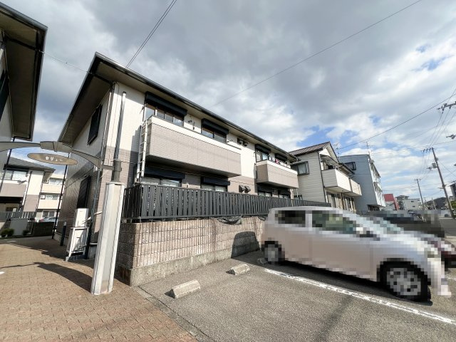 ハイツセリュー Ⅲ棟の外観