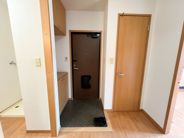 ハイツセリュー Ⅲ棟の玄関