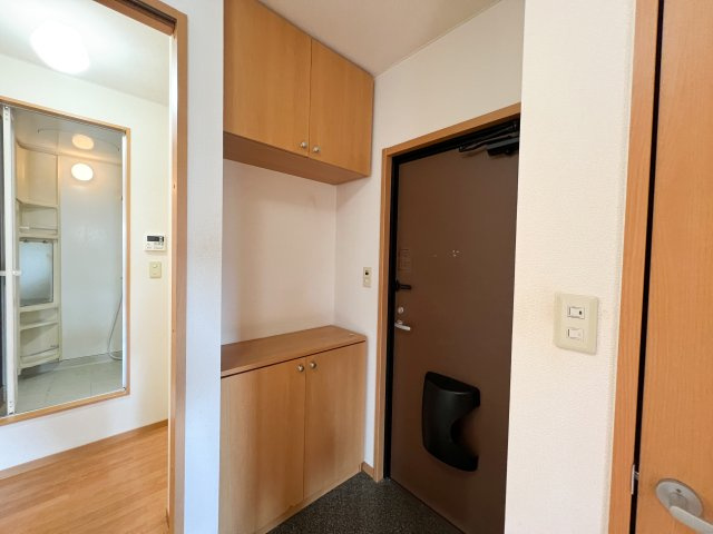 ハイツセリュー Ⅲ棟の玄関