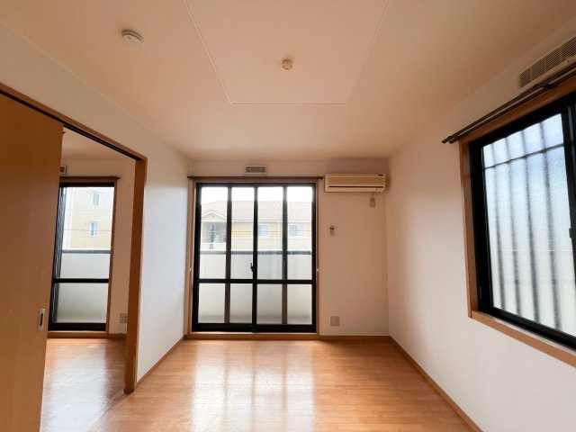 ハイツセリュー Ⅲ棟の洋室