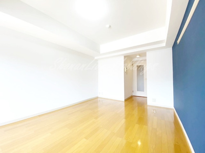 【寝室】 | YAMAKI TOWER | 9帖の広々洋室♪