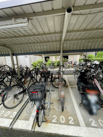 クレストフォルム新浦安グランデッツァの駐車場|駐輪場