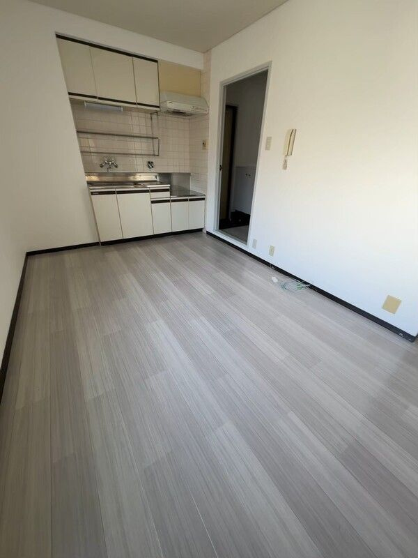 パインブルック東住吉の居間・リビング