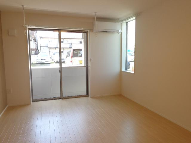 Ｃｅｕ　Ａｚｕｌ（セウ　アジュール）の居間・リビング|洋室